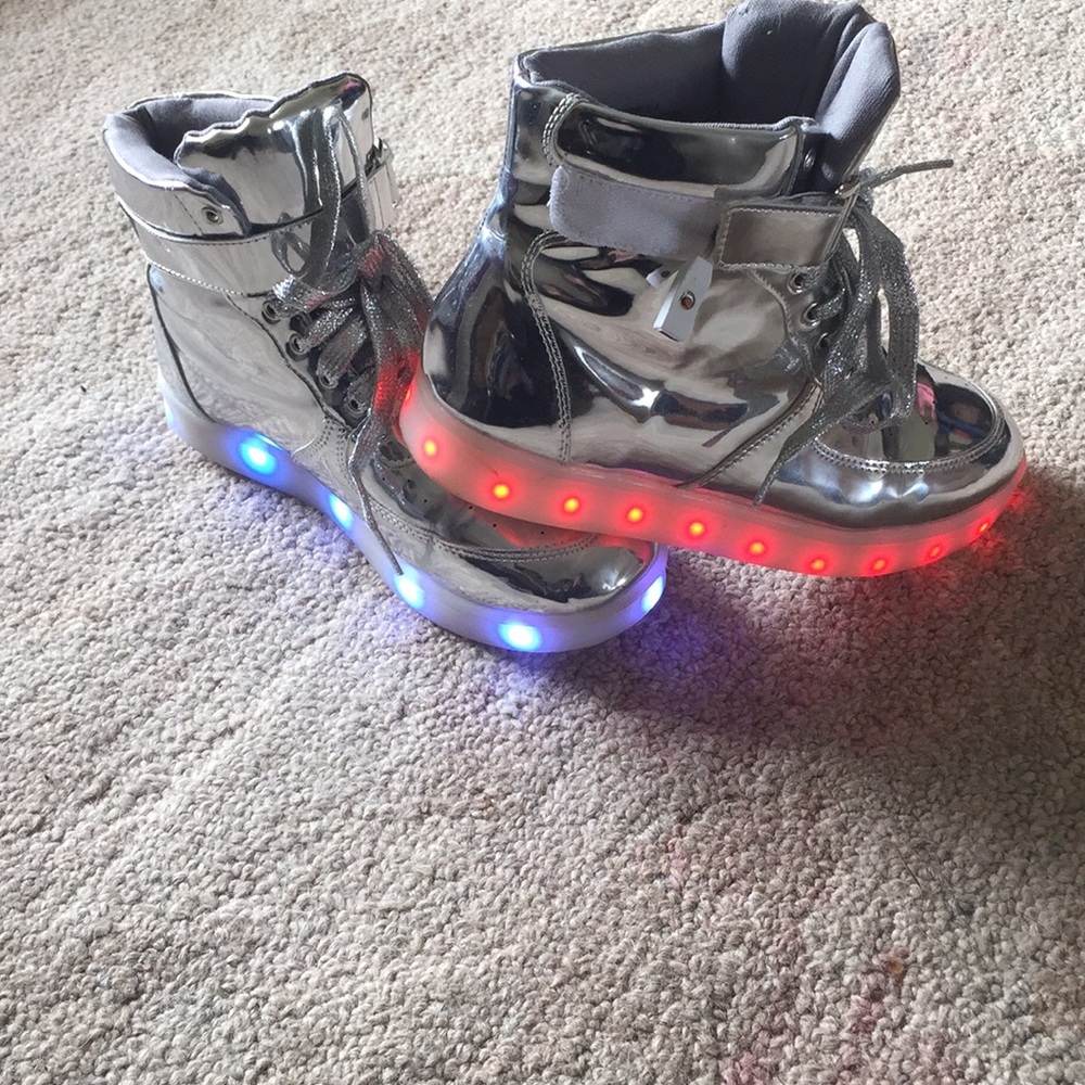 Light up metallic high-top